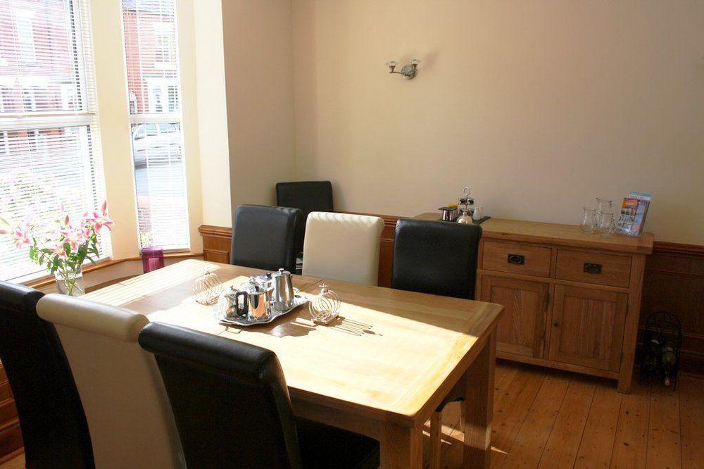 Laurels Bed and Breakfast Oswestry Eksteriør billede