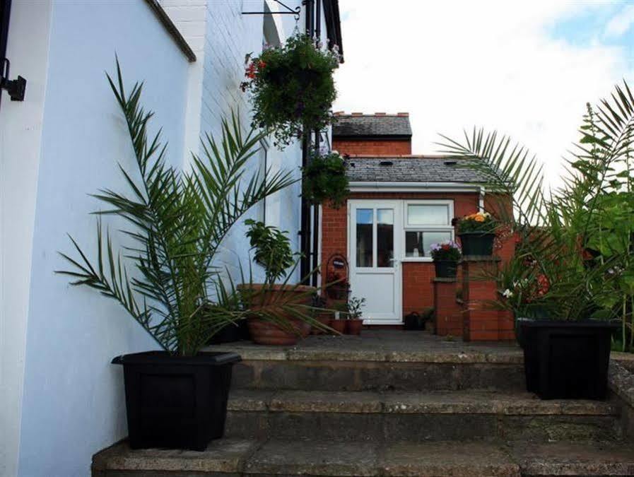 Laurels Bed and Breakfast Oswestry Eksteriør billede