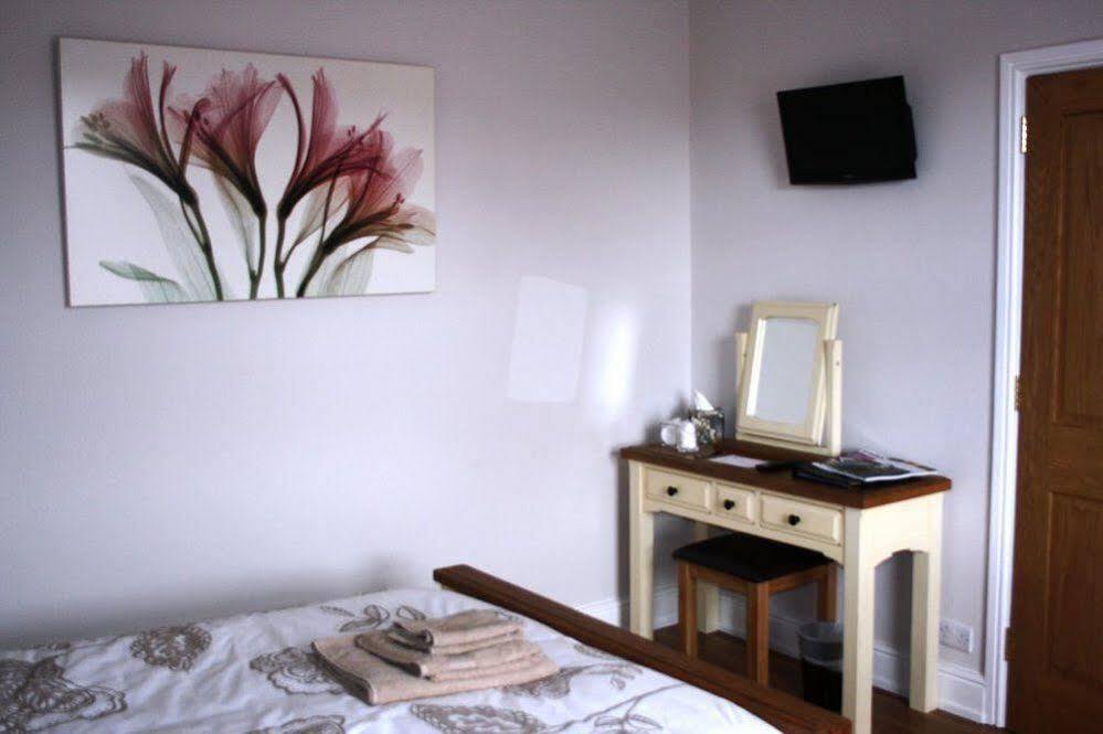 Laurels Bed and Breakfast Oswestry Eksteriør billede